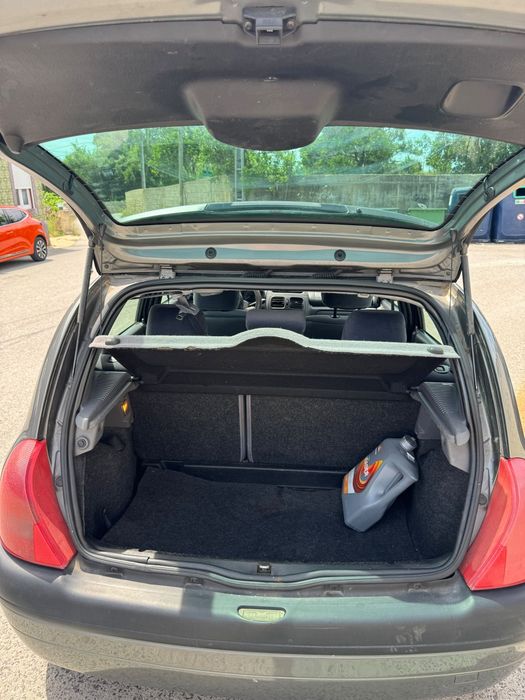 Vendo carro Renault Clio