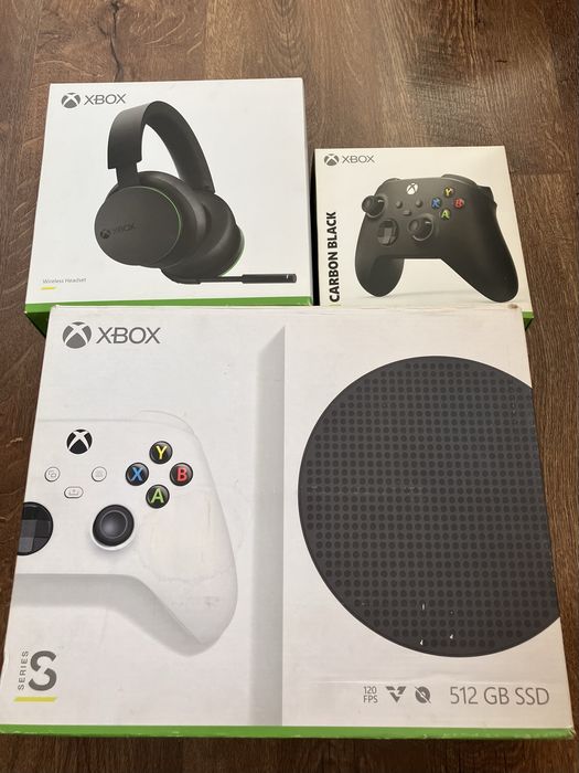 Xbox Series S 512 GB, Xbox Wireless Controller, Xbox Wireless Headset