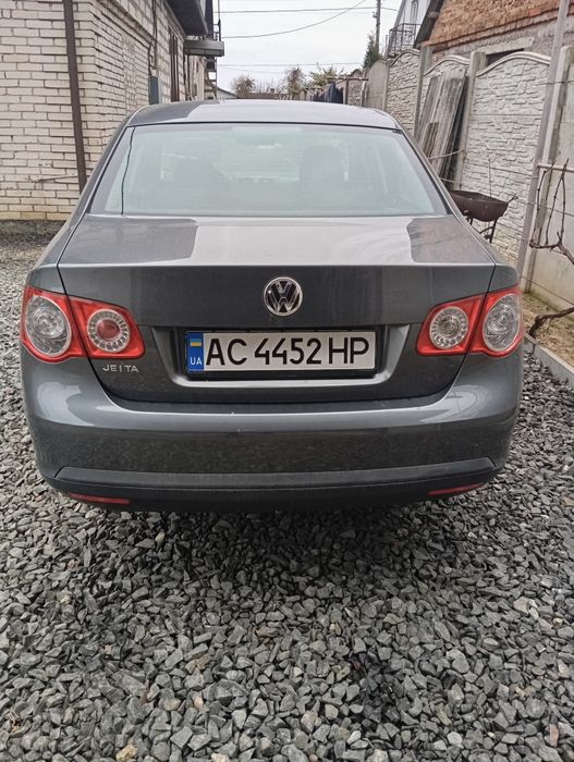 Volkswagen Jetta 5 1.6 бензин