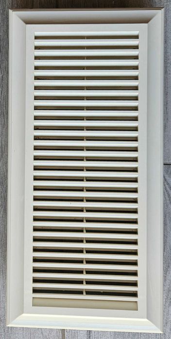 Kratka wentylacyjna biała 14,5 x 30 cm