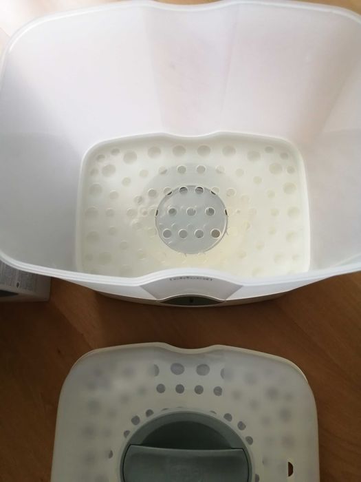 Esterilizador 2 em 1 CHICCO, com oferta de escorredor de biberões
