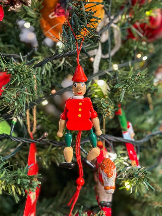 Pendente para árvore de Natal - Pinóquio natalício articulado