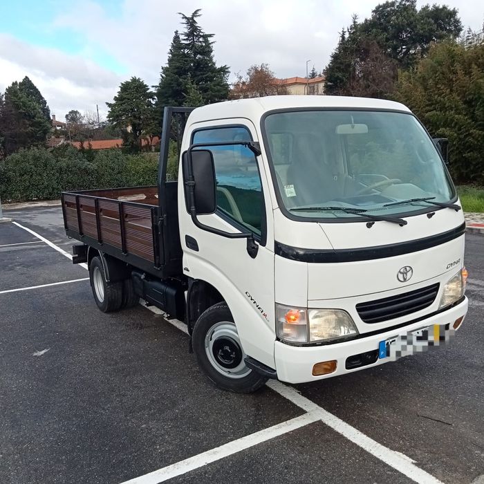 Disponível Toyota Dyna