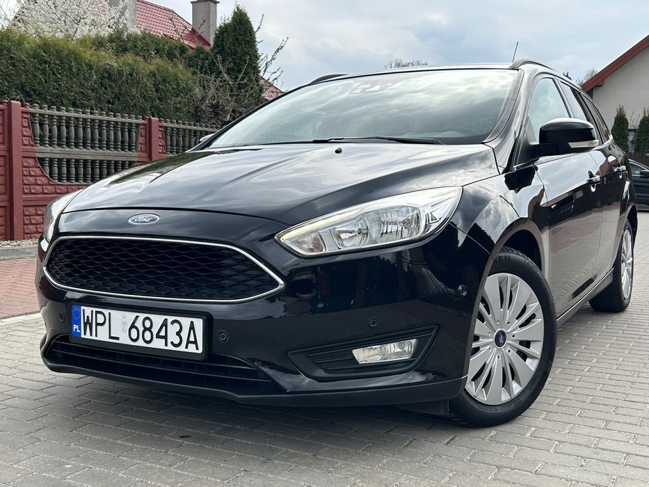 Ford Focus Titanium X 125kM Bogato Wyposażony Sam Parkuje