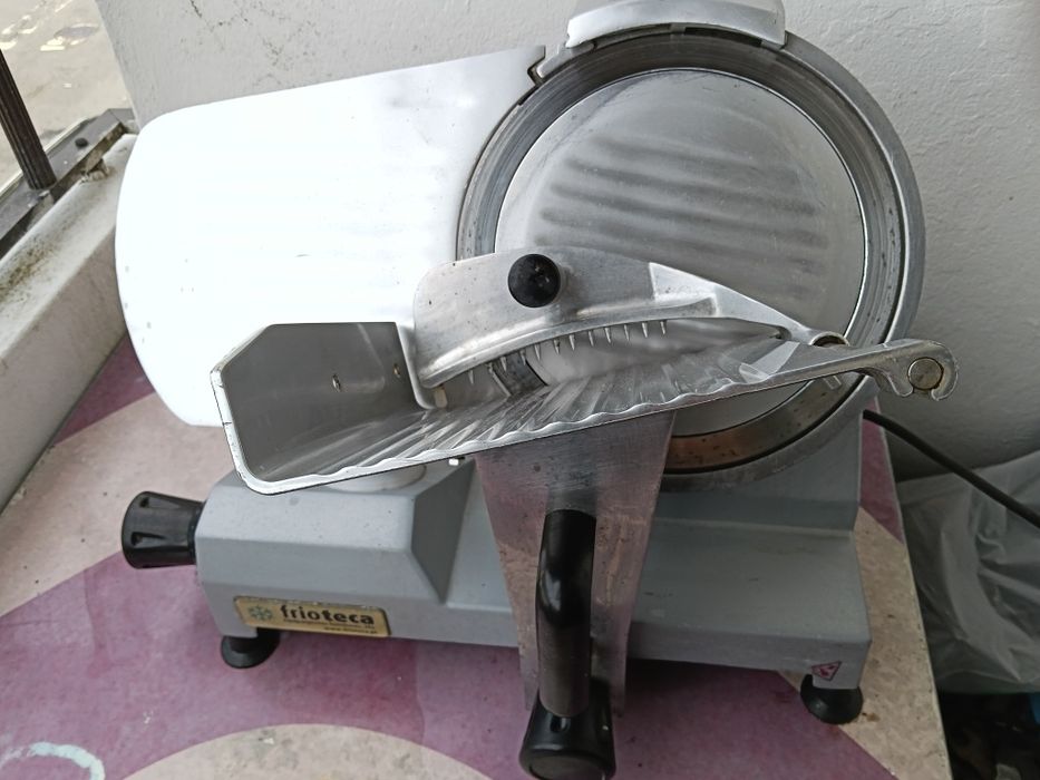 Vendo máquina de cortar fiambre industrial