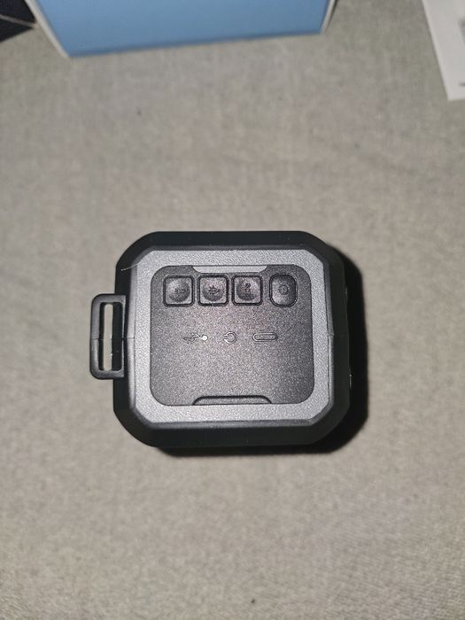 Radio awaryjne z panelem solarnym