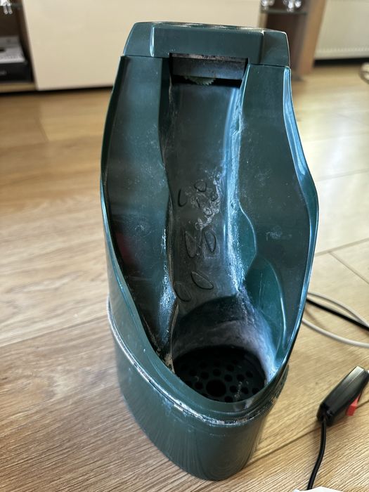 Фонтан питний в тераріум. Водоспад