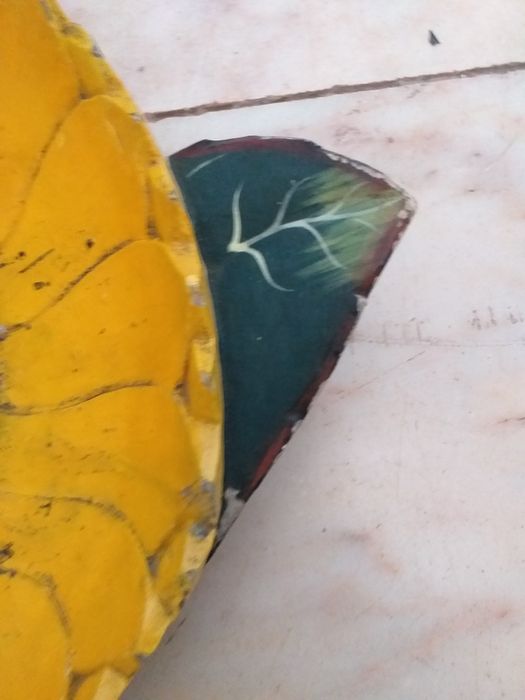 Peça  decorativa ,  girassol / fruteira  em madeira