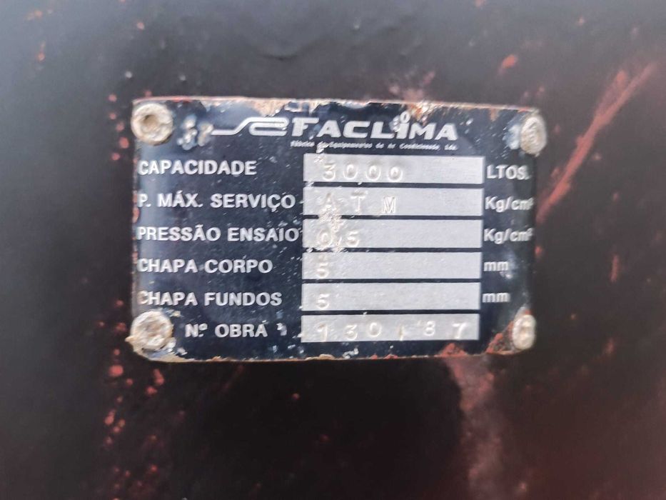 Reservatório metálico horizontal