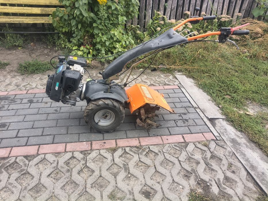 Glebogryzarka z napędem dori silnik honda