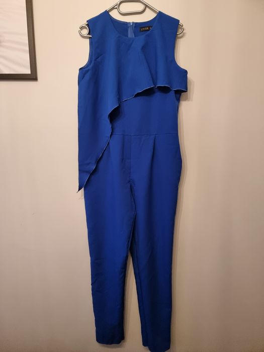 Chabrowy kombinezon.