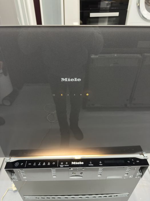 Витяжка фірми MIELE DA 9092 W