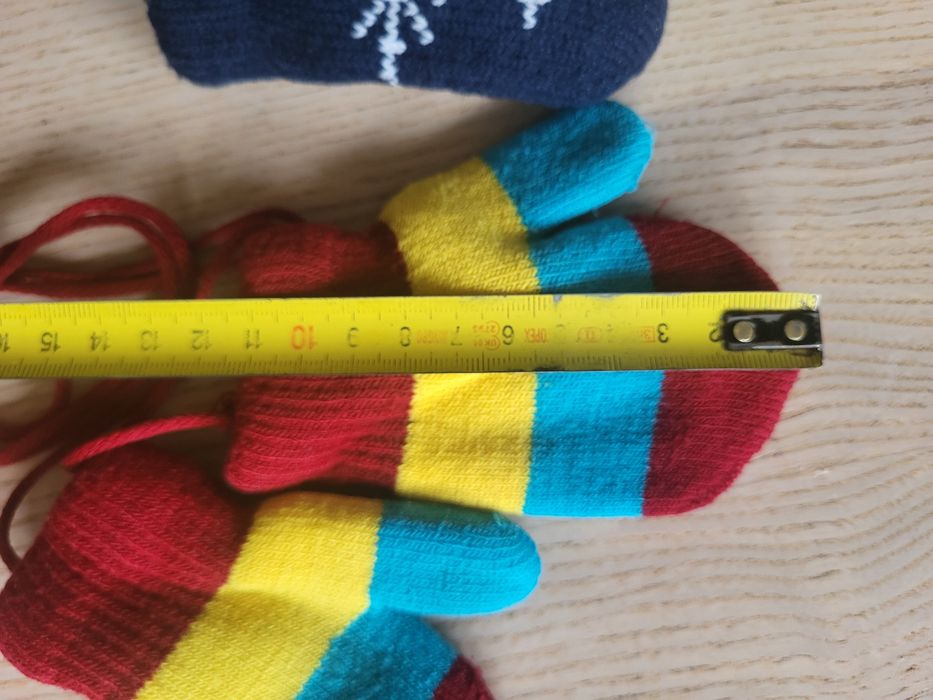 Grube rękawiczki na sznurku