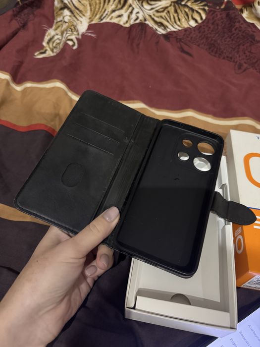 Телефон смартфон з коробкою tecno go spark 2023 68gb і чохол