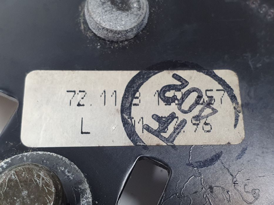 Encaixe de cinto frente esquerdo BMW 5 (E39)