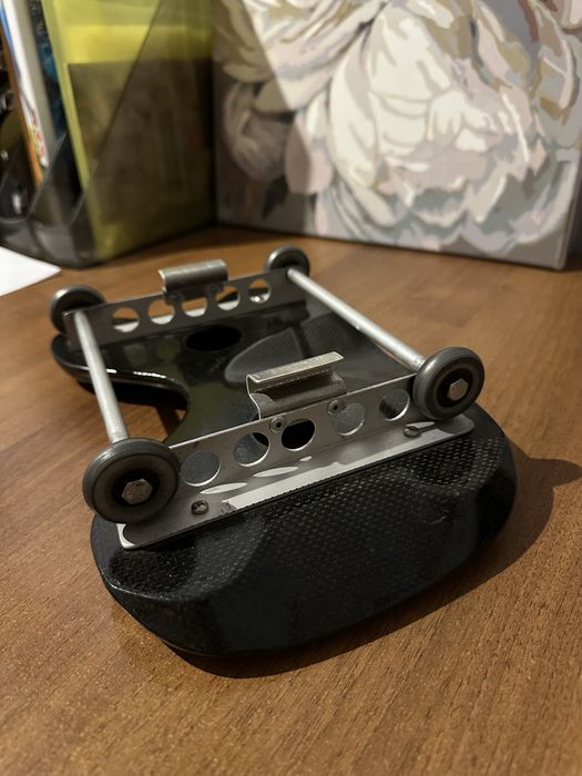 Карбонове сидіння (баночка) у човен для академічного веслування