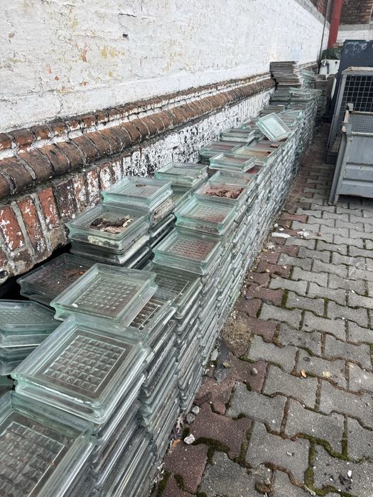 Luksfery, pustaki szklane