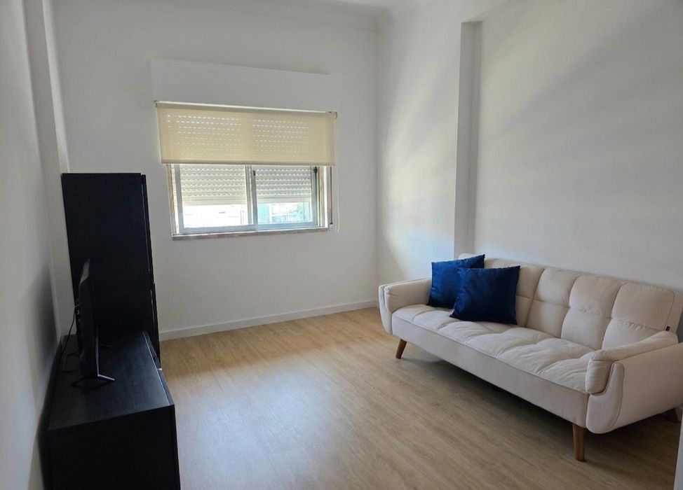 Quartos em Apartamento Remodelado em Massamá | Despesas Incluídas | Desde 530€