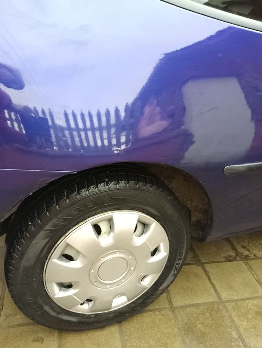 Срочно продам машину Мазда 323 ціна 1650