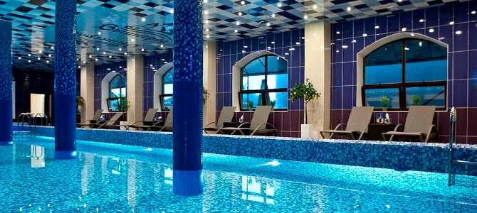 Замок люкс класса бильярд  лаунж зона 30 спальных Вышгород