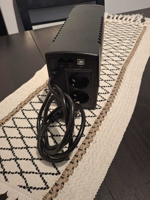 UPS Conceptronic ZEUS 850VA