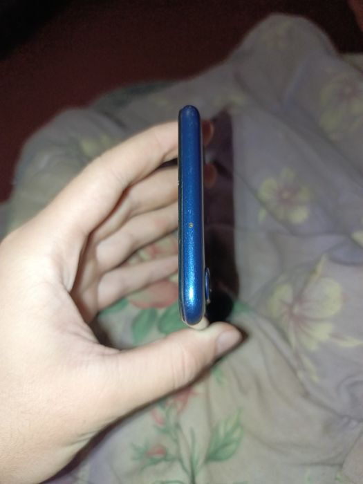 Samsung Galaxy A10s,2/32 ГБ, разбит дисплей,