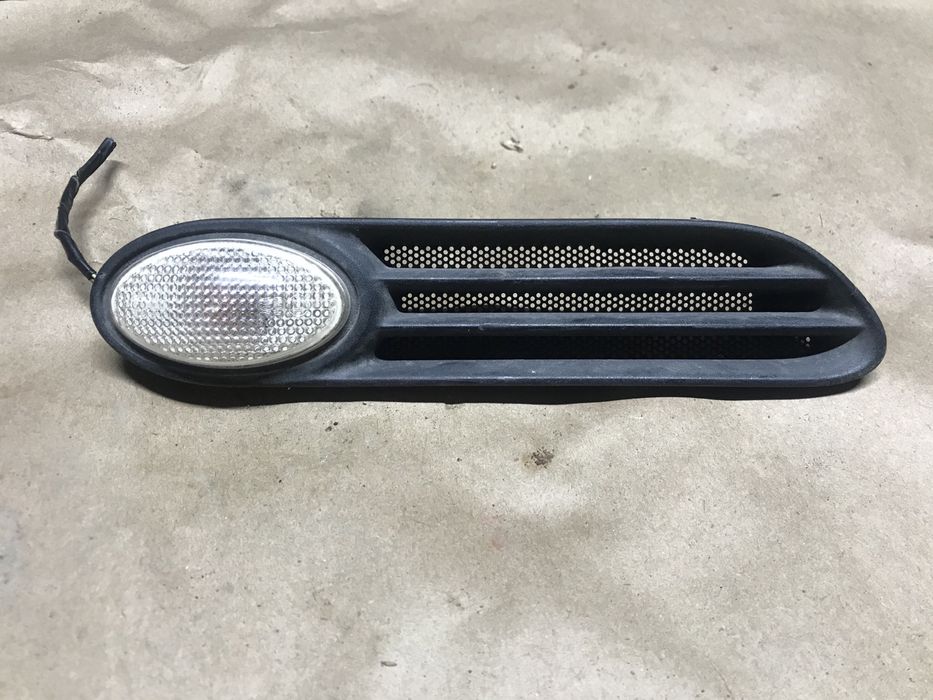 Mini Cooper R52 поворотник правий