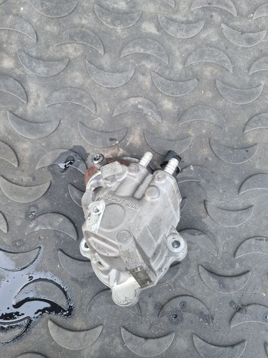 Pompa wtryskowa BMW 2.0D E83 E87 E90