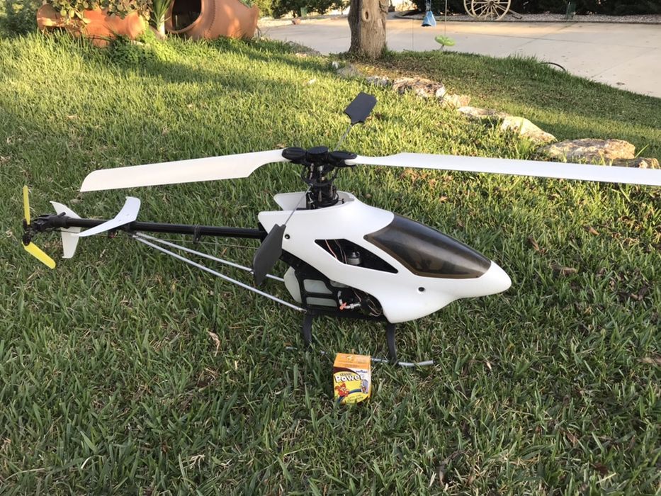 Carro e elicoptero RC troco por kart ou mota melhor oferta