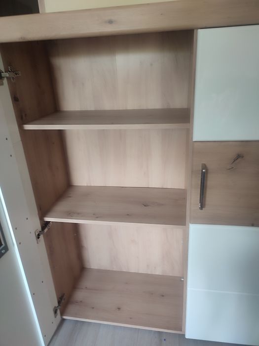 Meble w nowoczesnym stylu witryna z komoda
