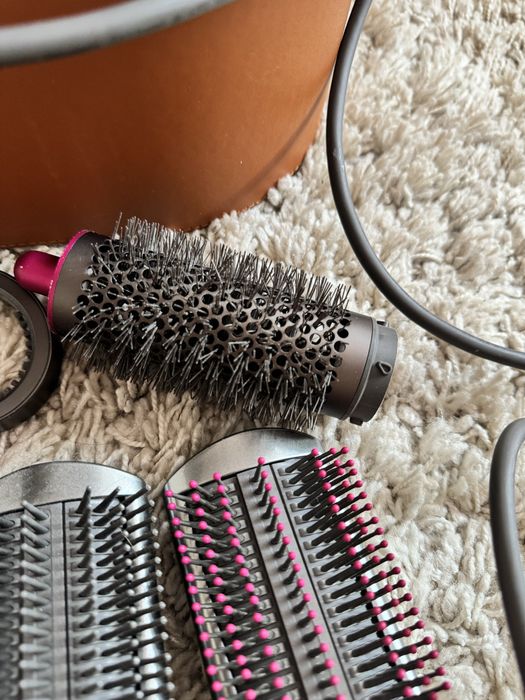 Терміново продам Dyson стайлер оригінальний , є коробка, чек