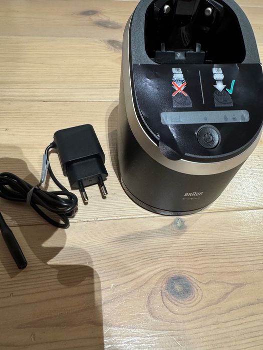 Stacja czyszcząco-ładująca Braun 5430