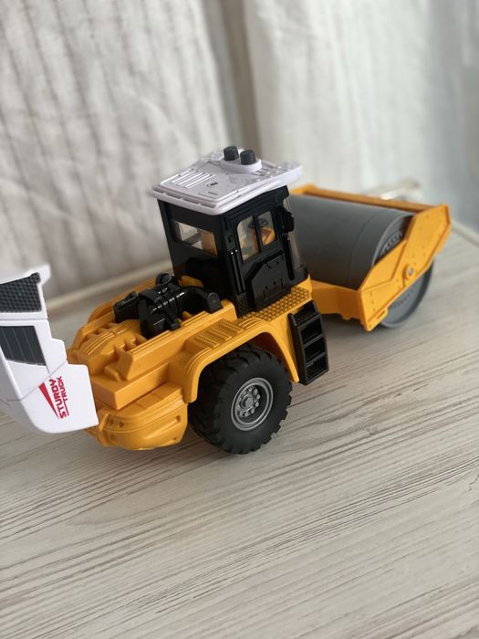 Игрушка спецтехника каток