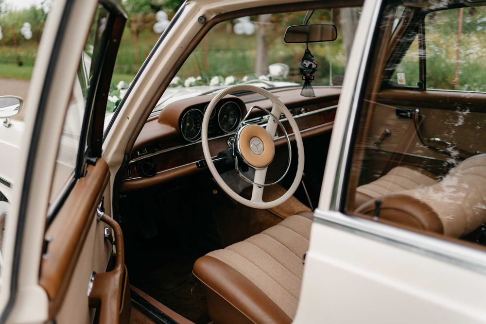 Mercedes W108 250S - samochód do ślubu - wynajem z kierowcą
