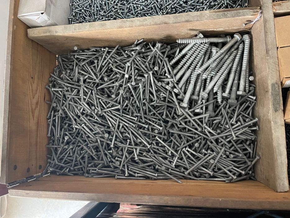 Rożnego rodzaju śruby