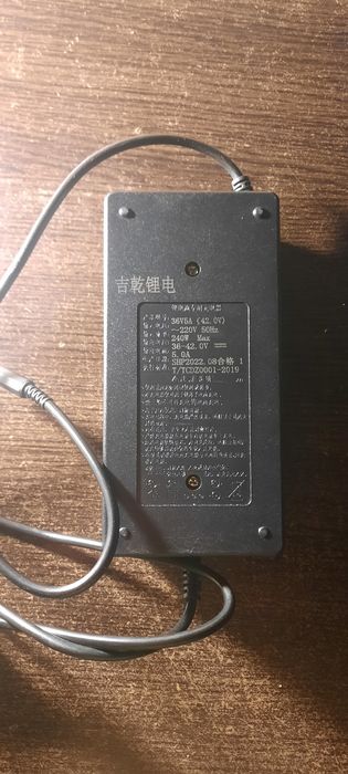 Зарядка для аккумулятора электровелосипеда