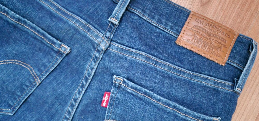 Spodnie damskie jeans super skinny Levis 720 W25L32