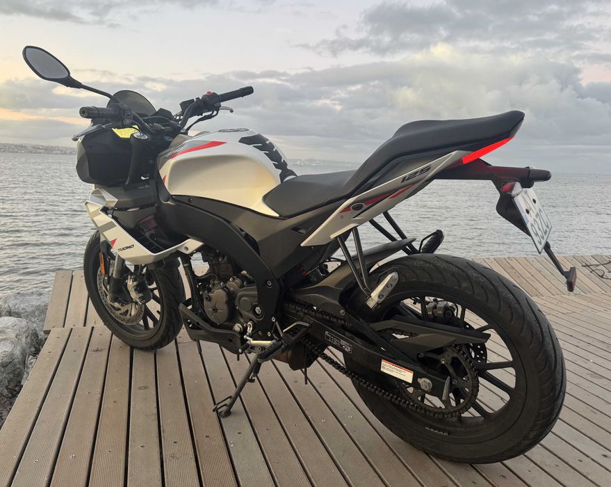 APROVEITE! Mota Aprilia Tuono 125CC - Como Nova - 9.900km