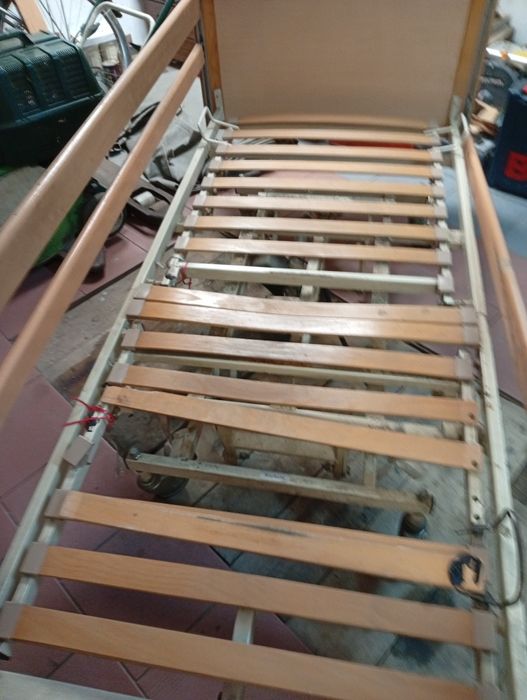 Łóżko medyczne dla osoby leżącej