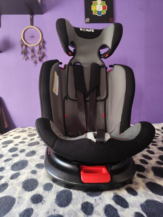 Cadeira auto com sistema SPS e instalação isofix