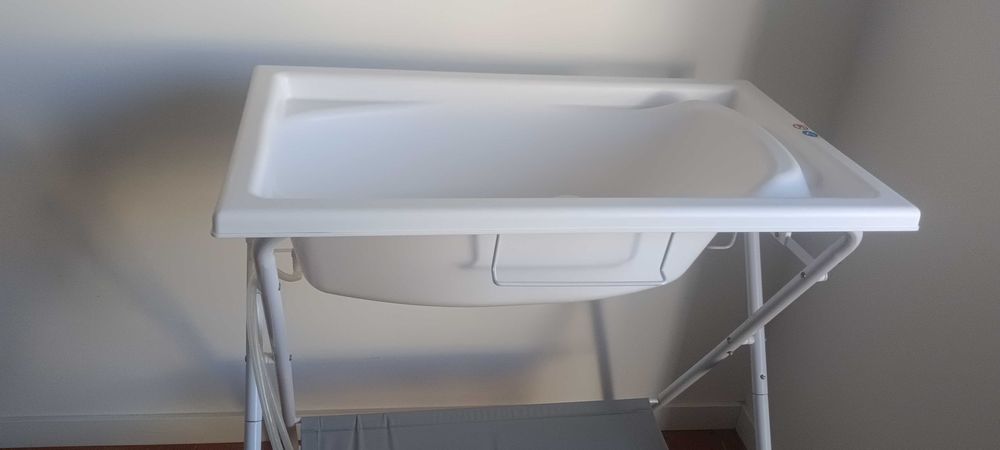 Banheira de Bebé com Suporte Dobrável e Muda-Fraldas