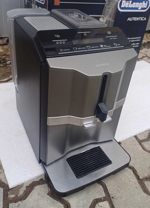 Автоматична кавомашина SIEMENS TI353201RW сенсорна з текстовим меню