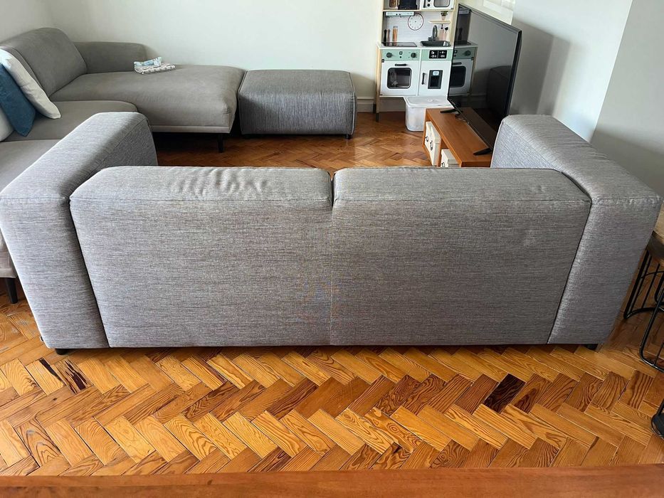 Sofá BoConcept Carmo 2,5 lugares + puff – design dinamarquês – Lisboa