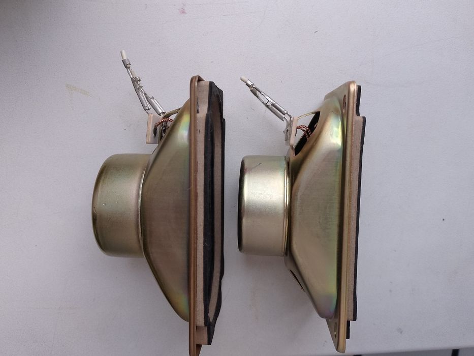 Два динаміки Sony !