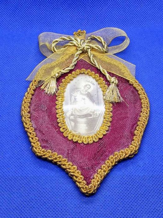 Pagela registo religioso Nossa Senhora e o Menino
