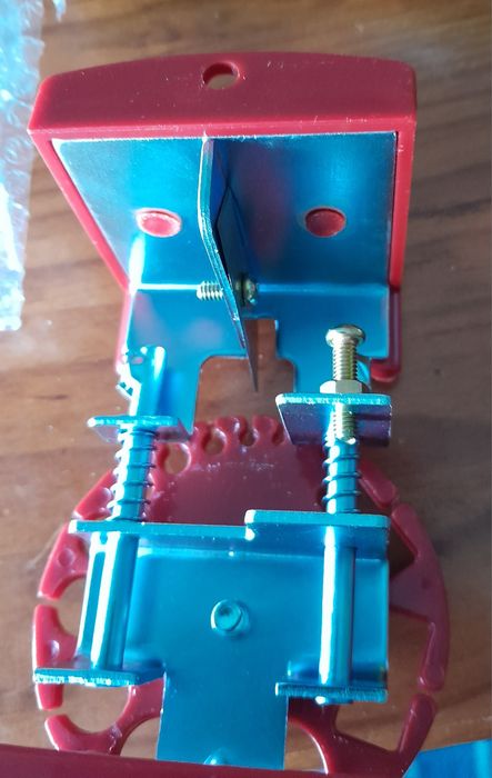 Ferramentas . Ferro de soldar novo. Descarnador de cabos novo