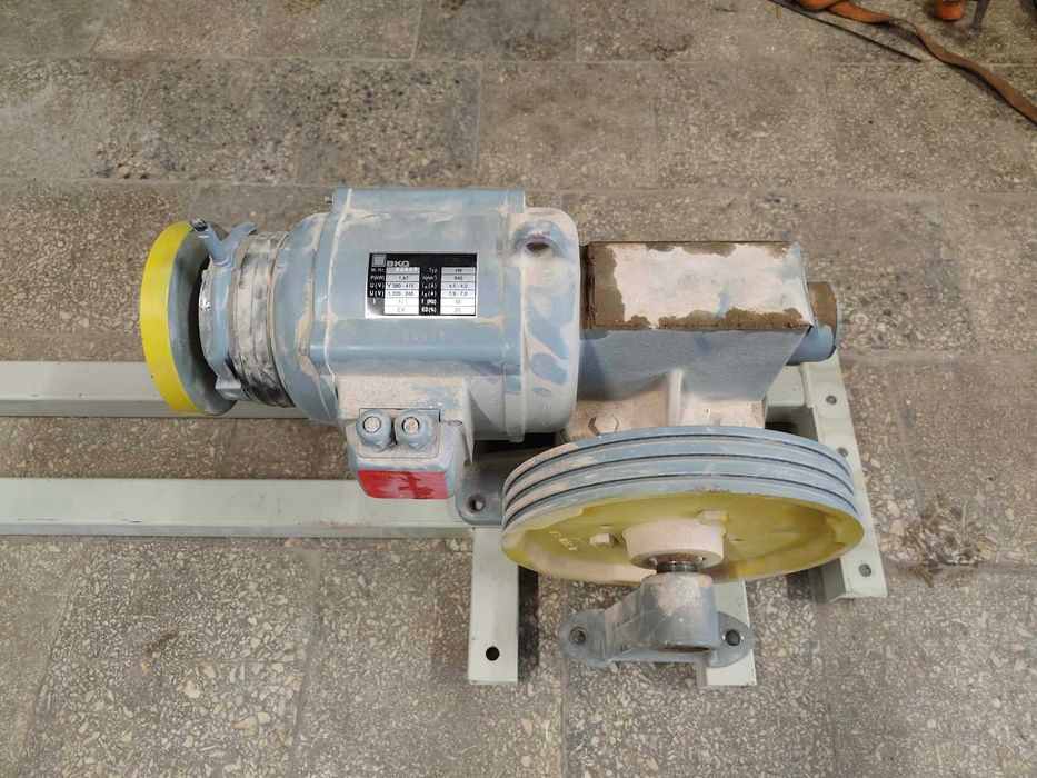 Silnik naped windy dzwigu 1,5kw stan jak nowy