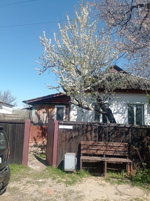 Окремо розташований будинок. 5сот. землі, є-ВІДНОВЛЕННЯ .