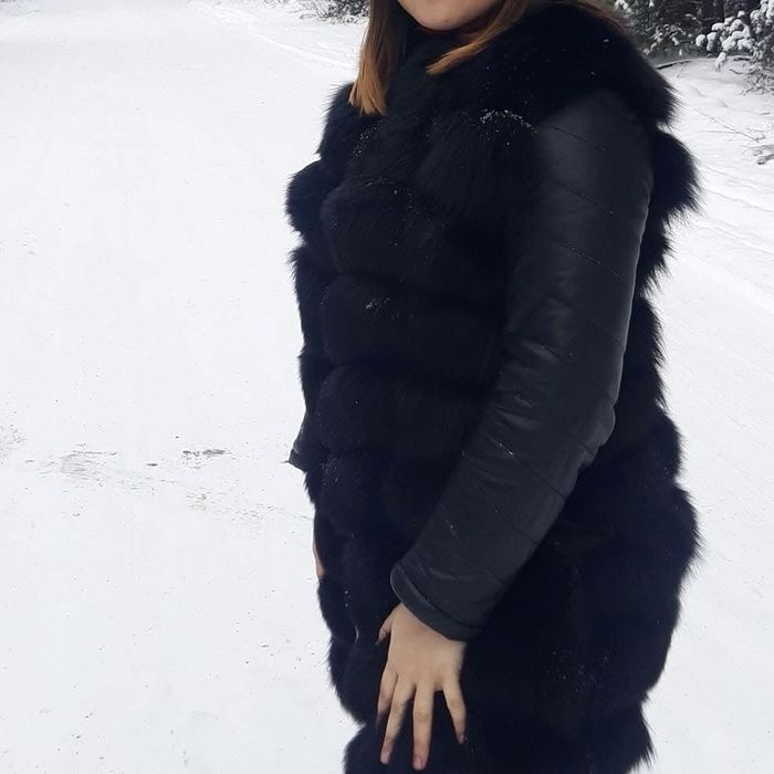 Продам шубку - безрукавка ( натуральне хутро)