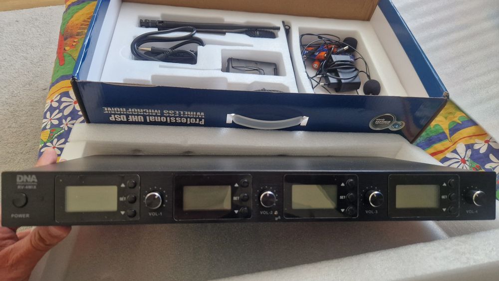 Mikrofon bezprzewodowy  do konferencji do karaokeZestaw bezprzewodowy